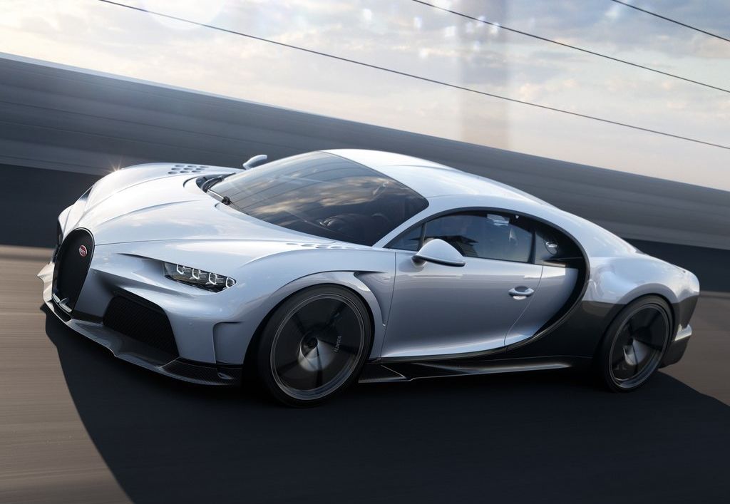 2022 Bugatti Chiron Super Sport On The Move