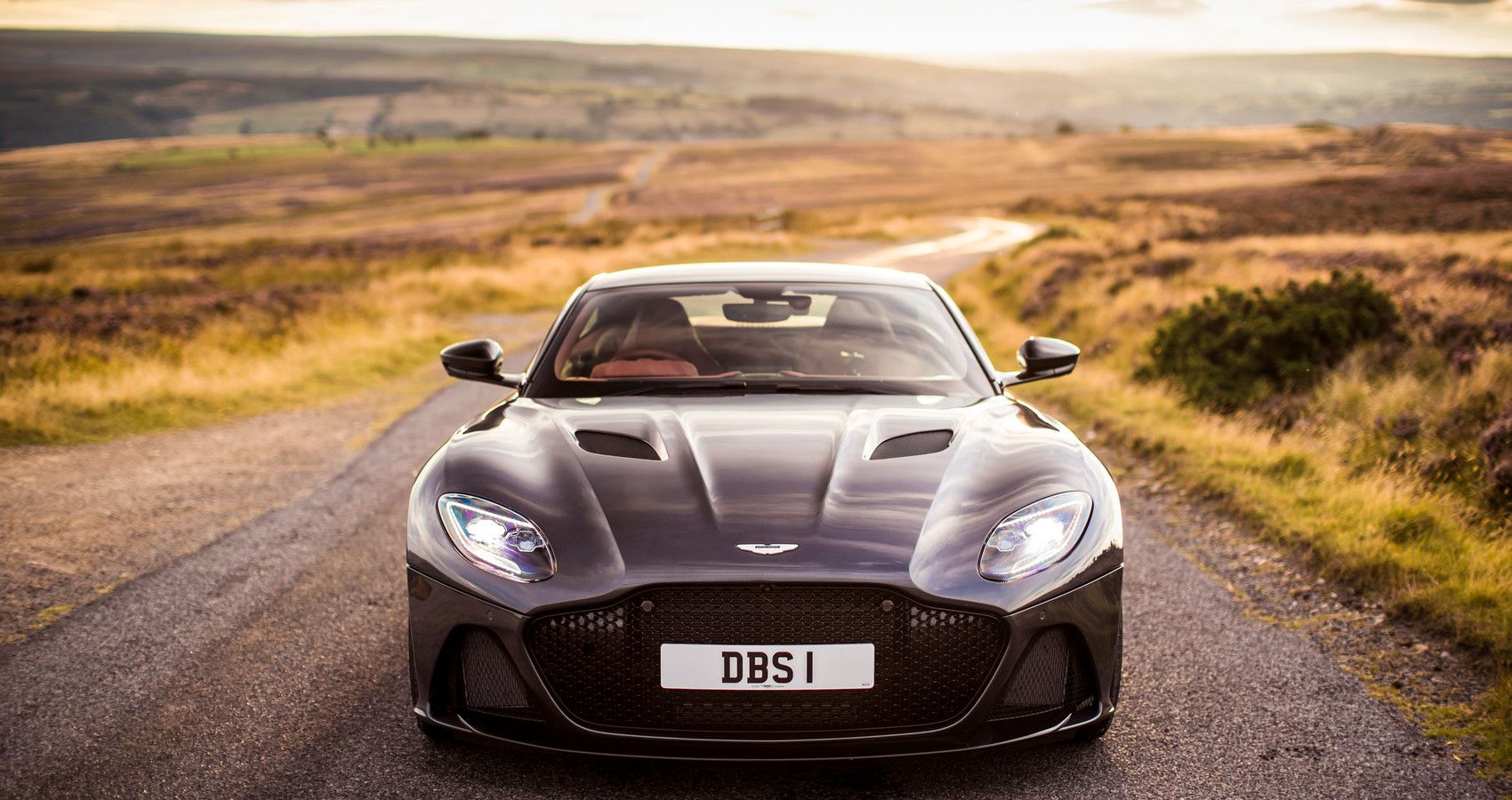 Aston Martin DBS - Front