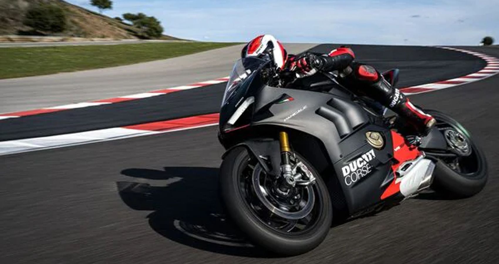 Ducati Panigale V4 SP2 on track