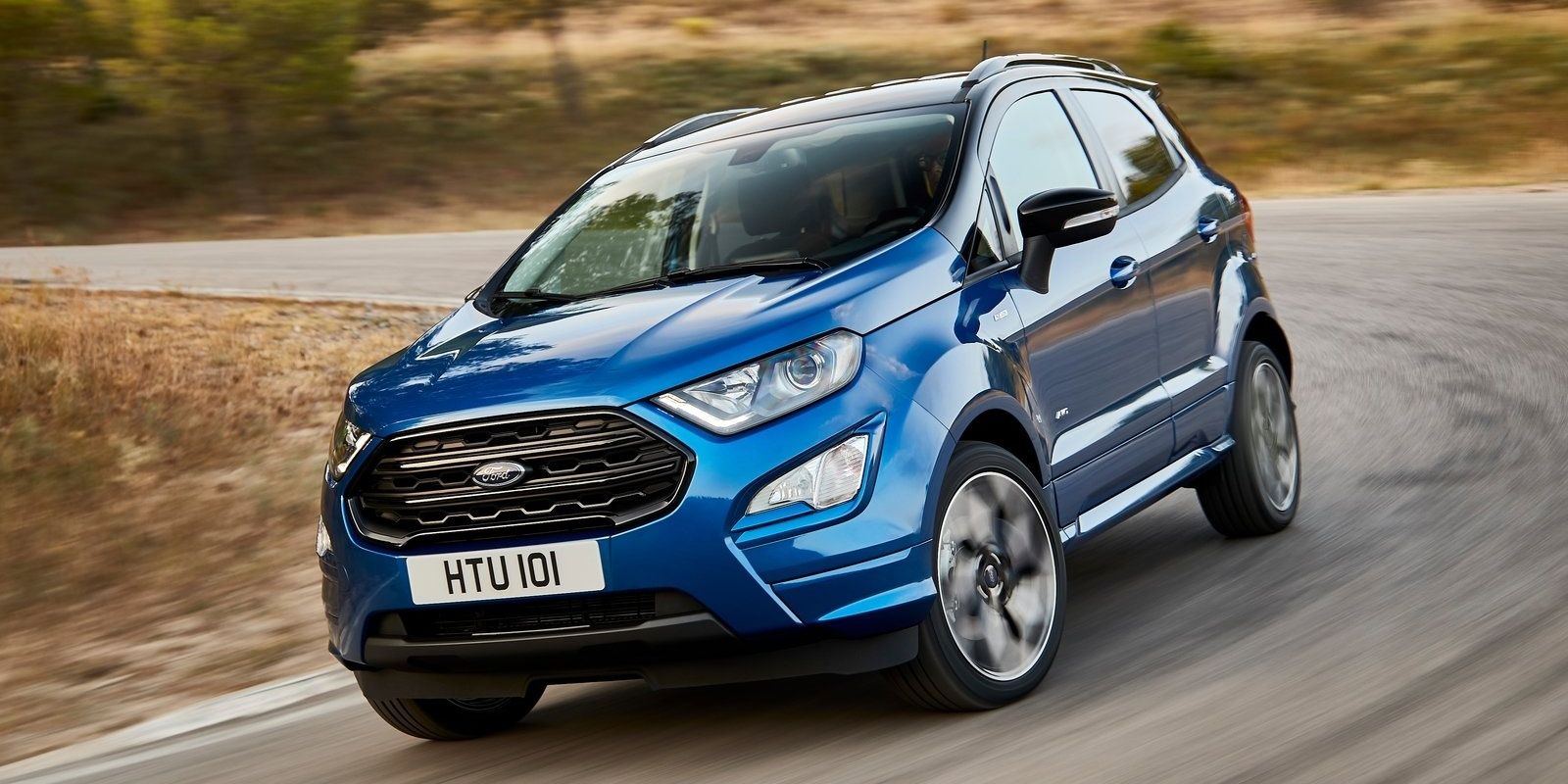 Ford EcoSport in blue turning a corner