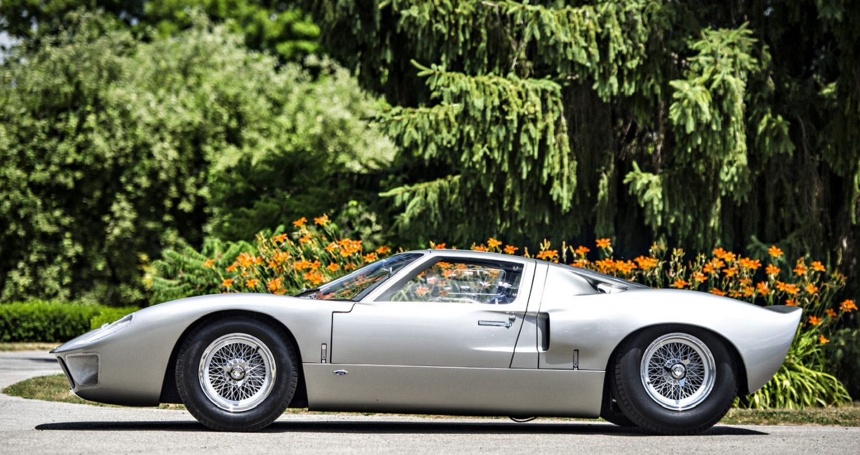 Ford GT40 - Side