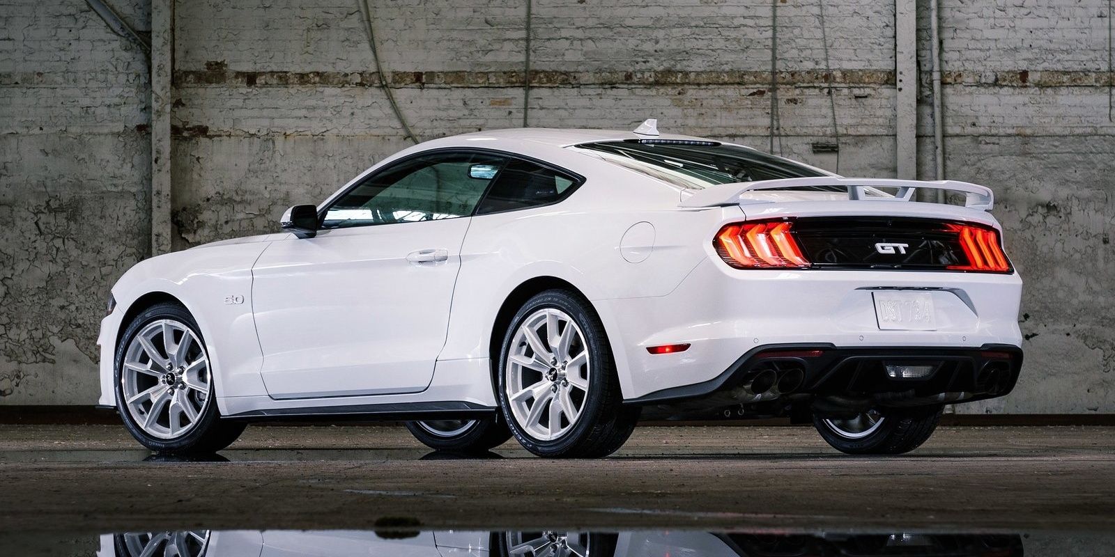 2022 Ford Mustang Ice White Edition
