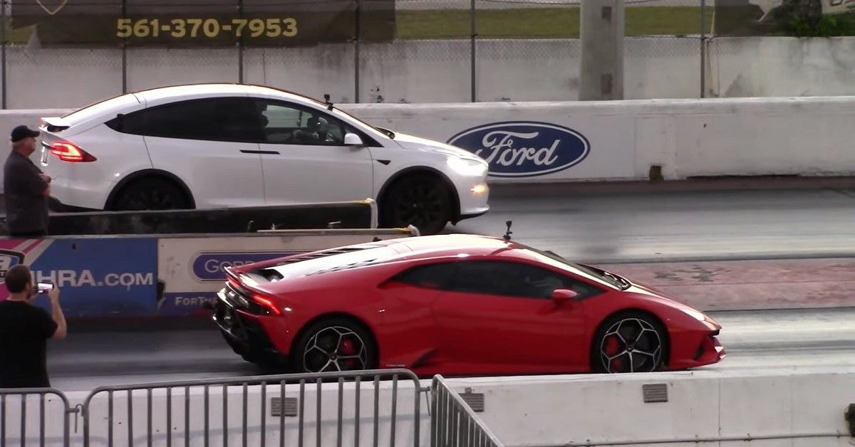 It's Showtime: A Tesla Model X Plaid Takes On A Lamborghini Huracan
