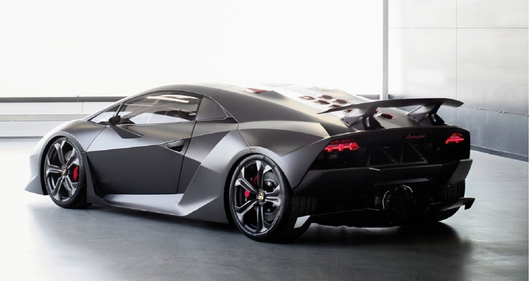Lamborghini-Sesto-Elemento---Rear-1