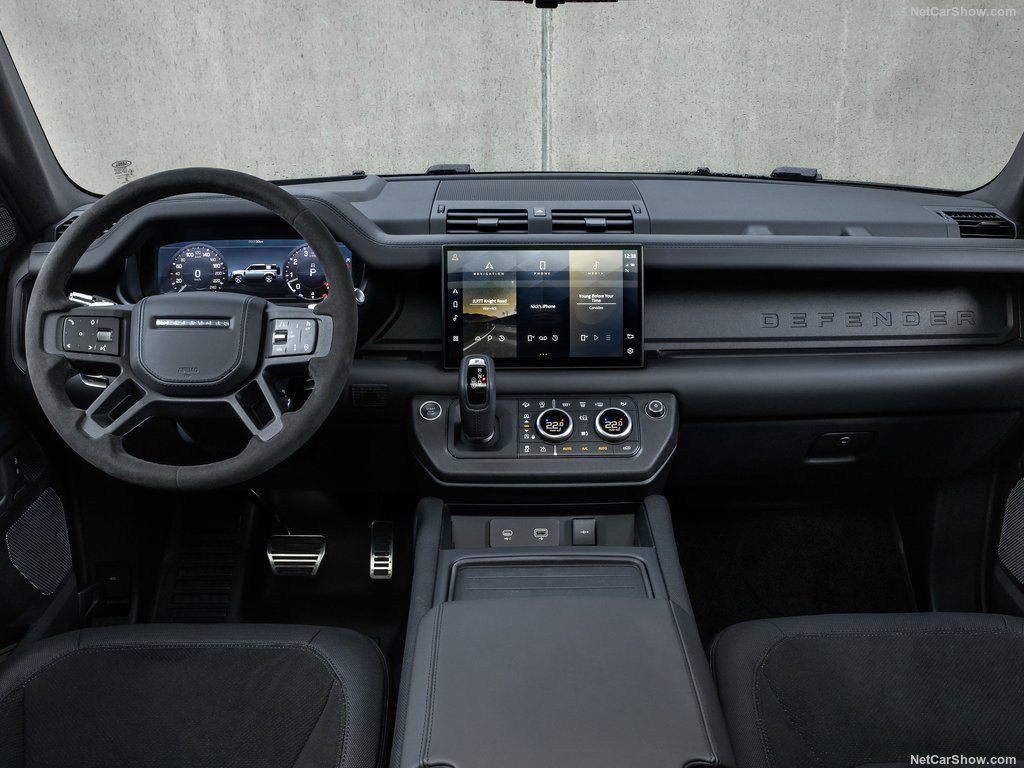 2022 Land Rover Defender V8 interior