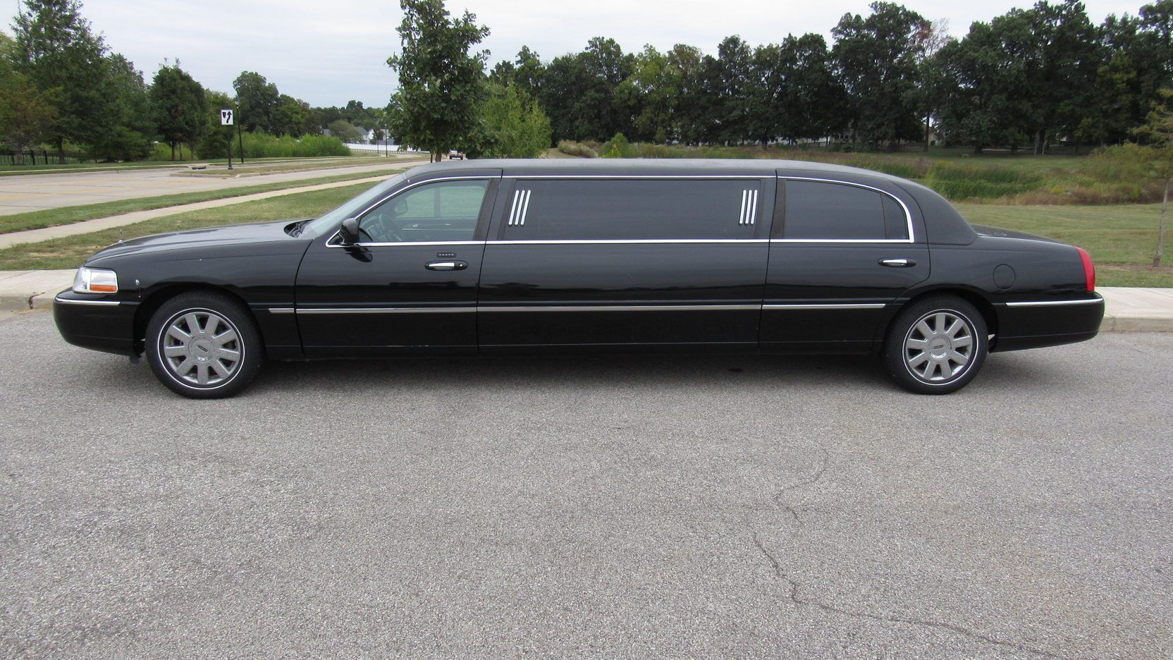 Black Lincoln Stretch Limousine