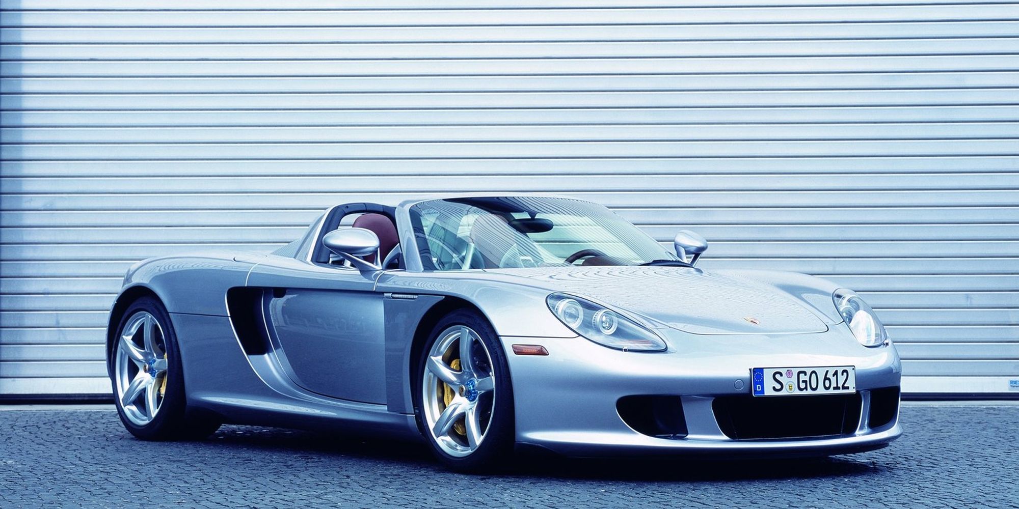 Front 3/4 view of the Carrera GT