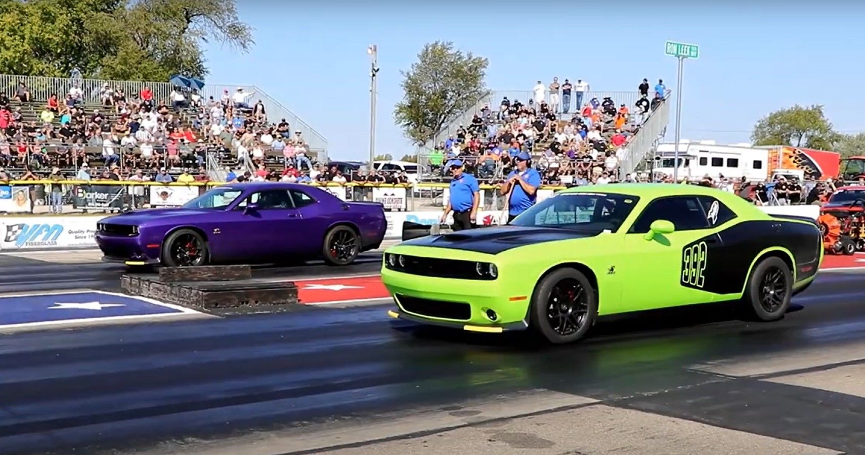 Dodge Challenger Scat Pack race