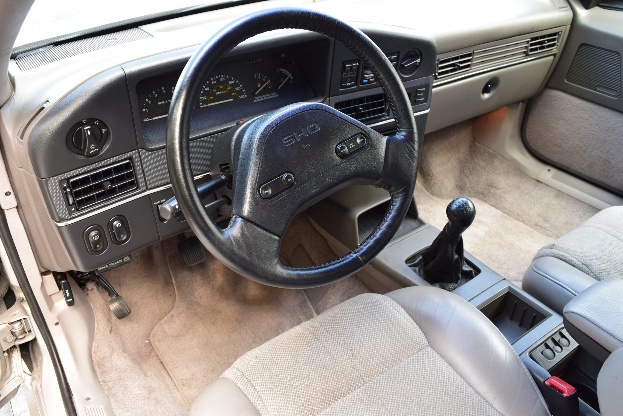 Taurus SHO 1995 interior
