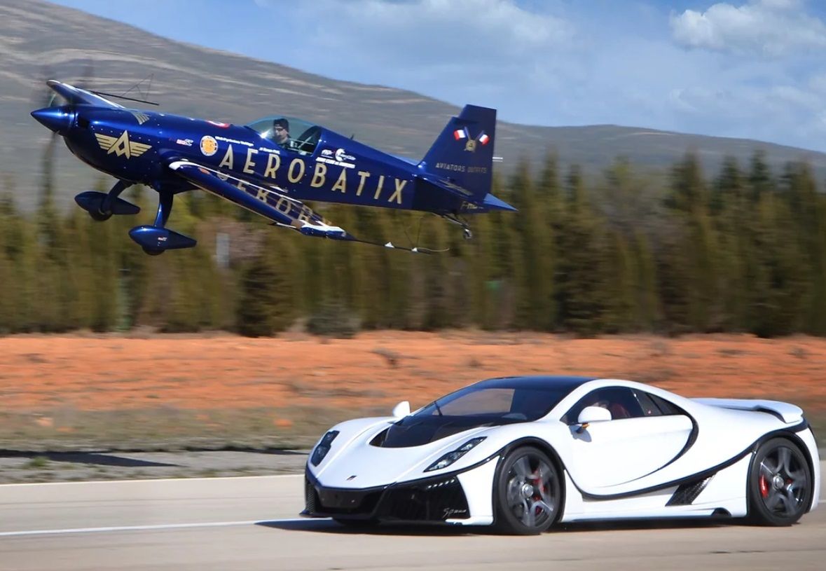 The Spania GTA Spano races a plain.