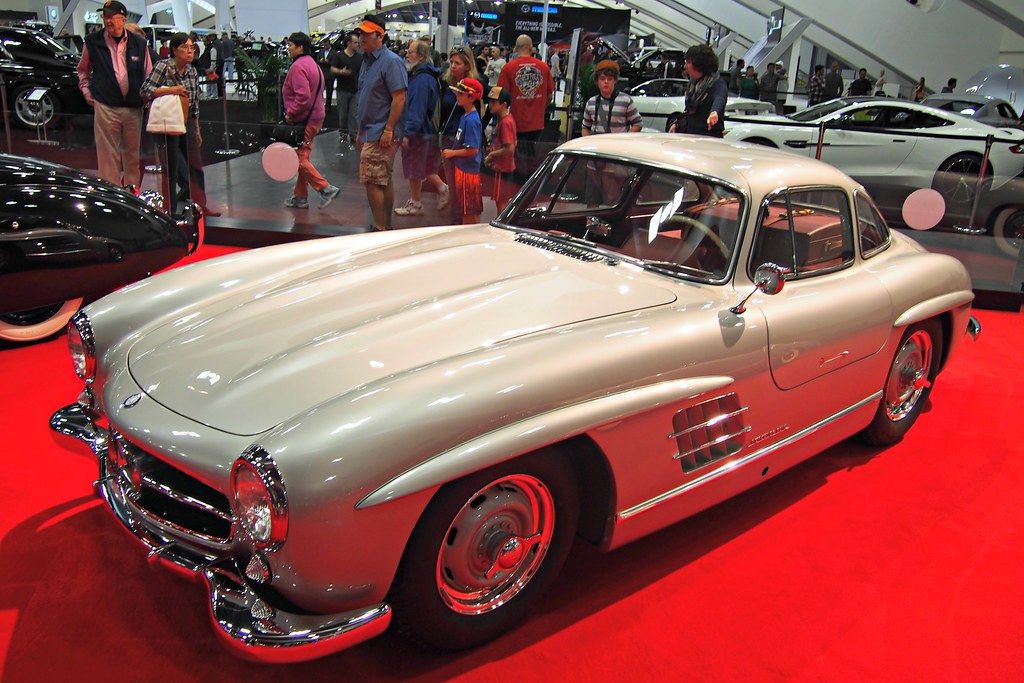 1955 Mercedes-Benz 300 SL profile
