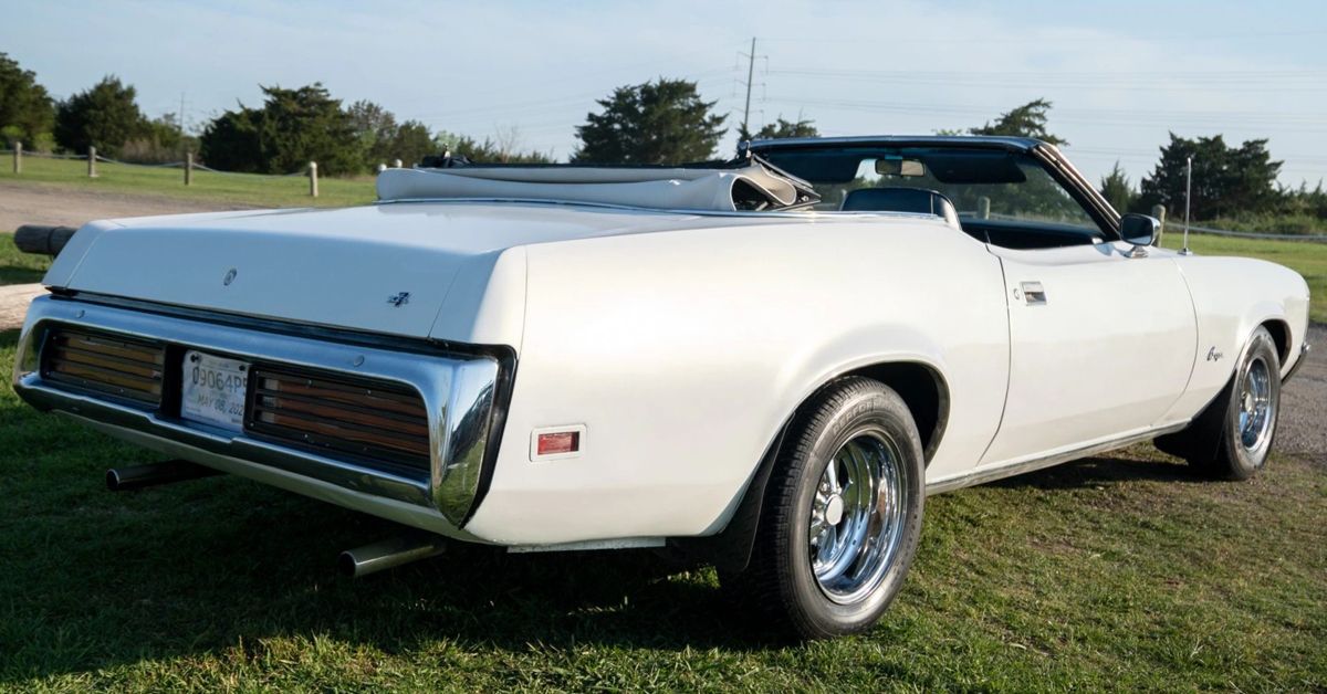 1971 Mercury Cougar Convertible Classic Car In White Paint 