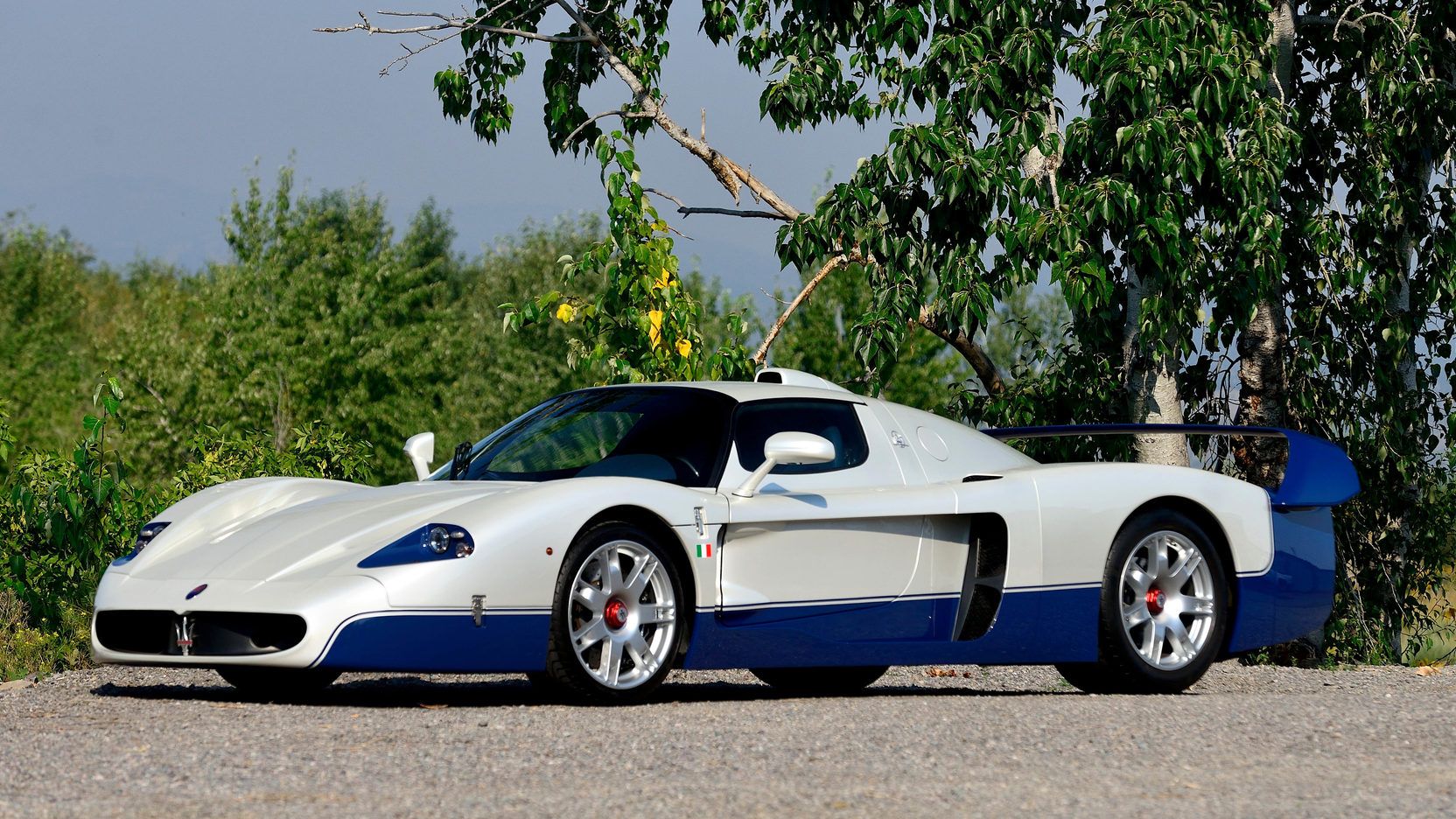 2004-Maserati-MC12-Stradale-1