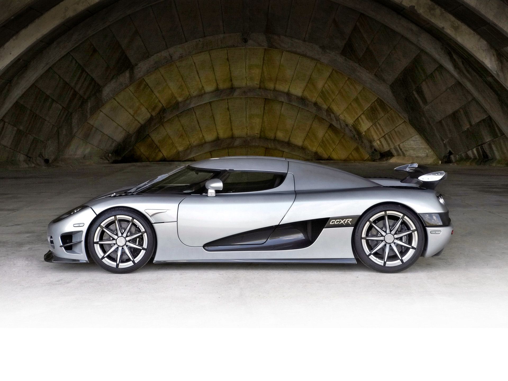 2009-Koenigsegg-CCXR-Trevita-1