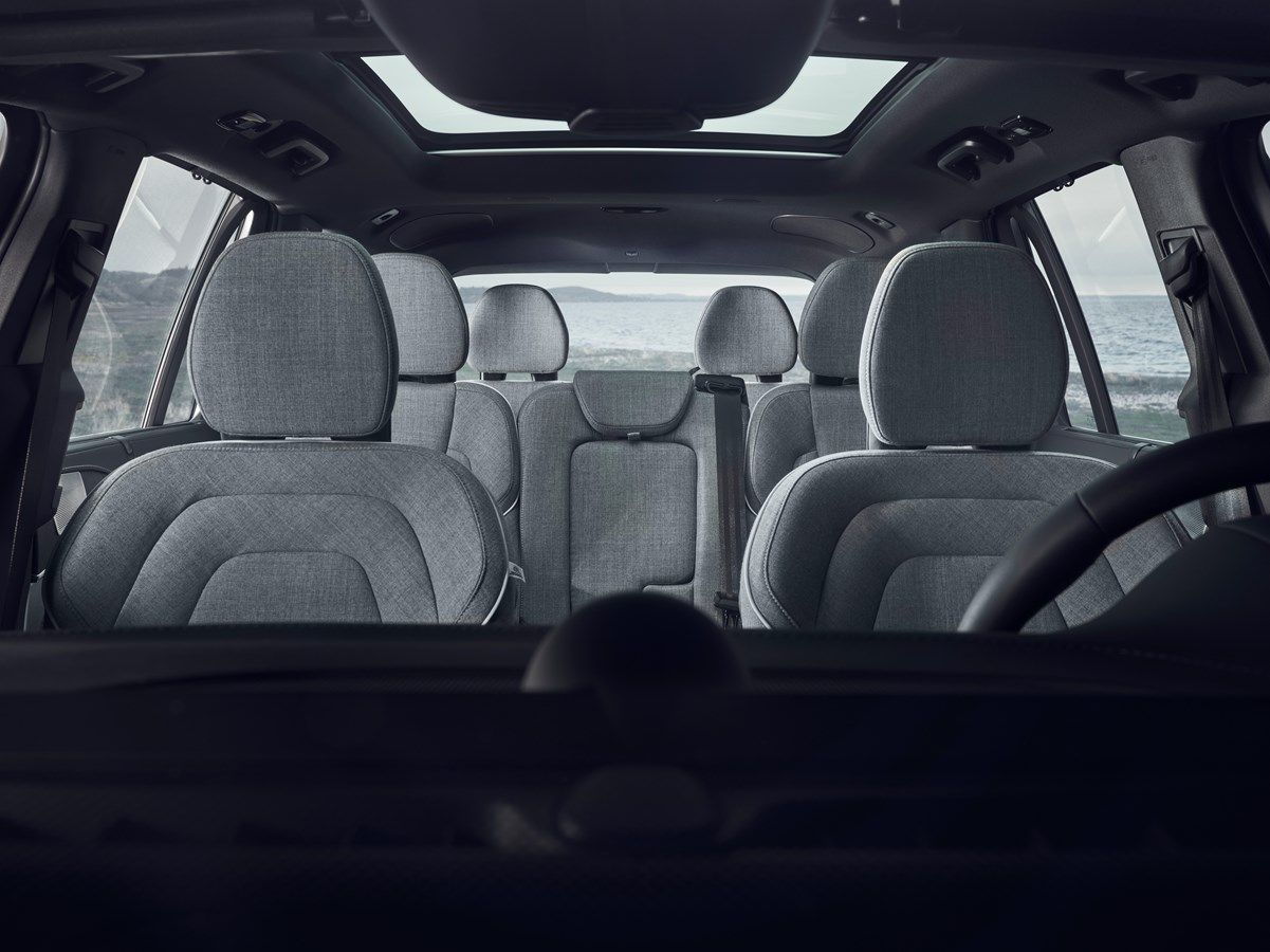 2022 Volvo XC90 interior 