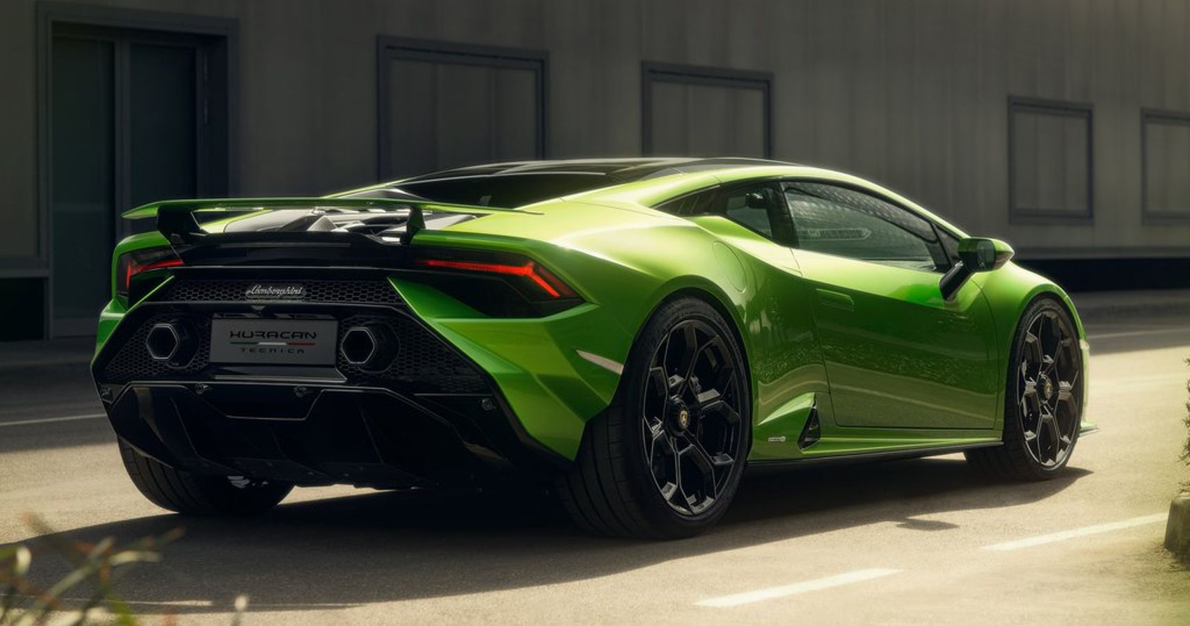 Green 2023 Lamborghini Huracán Tecnica