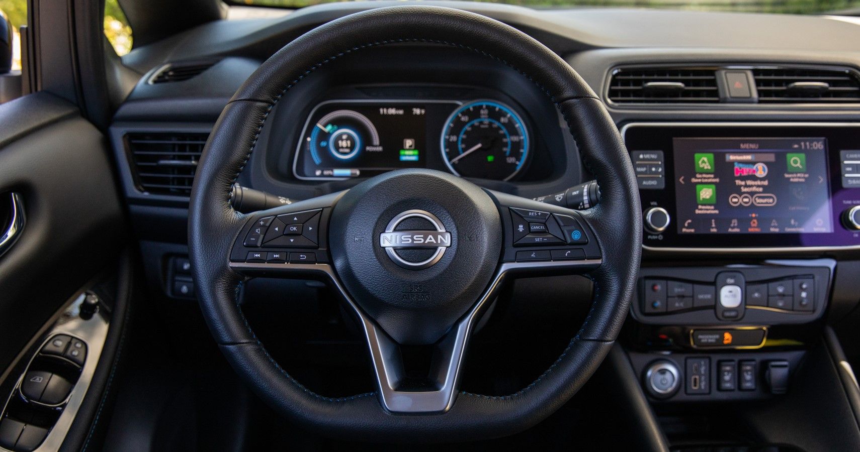 2023 Nissan LEAF cockpit view