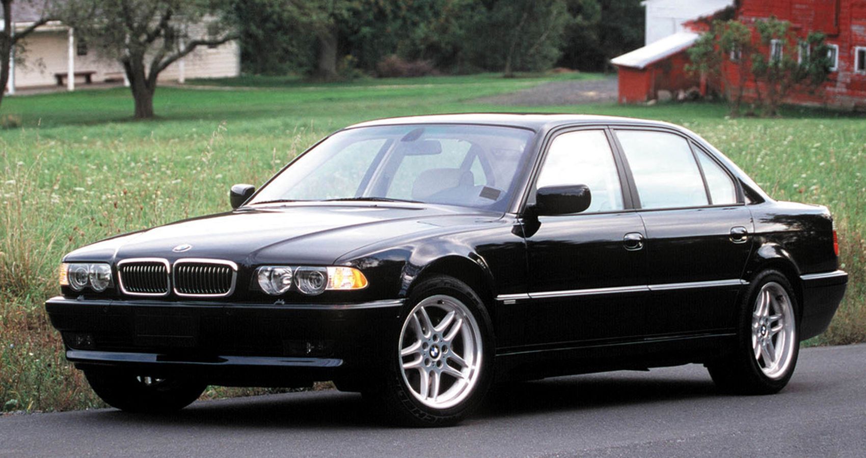 Front 3/4 view of a black E38 7-series
