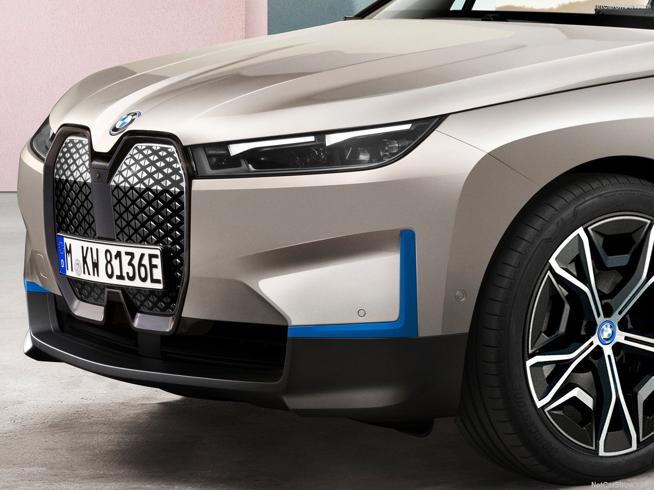 BMW iX 2022 grille