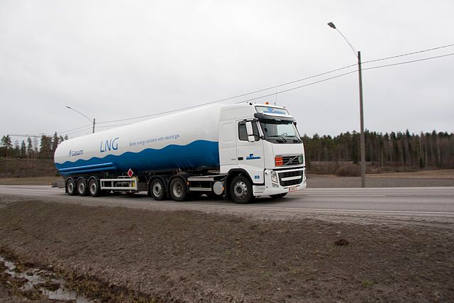 Liquid Natural Gas transportation via Wikimedia Commons:Jukka Isokoski