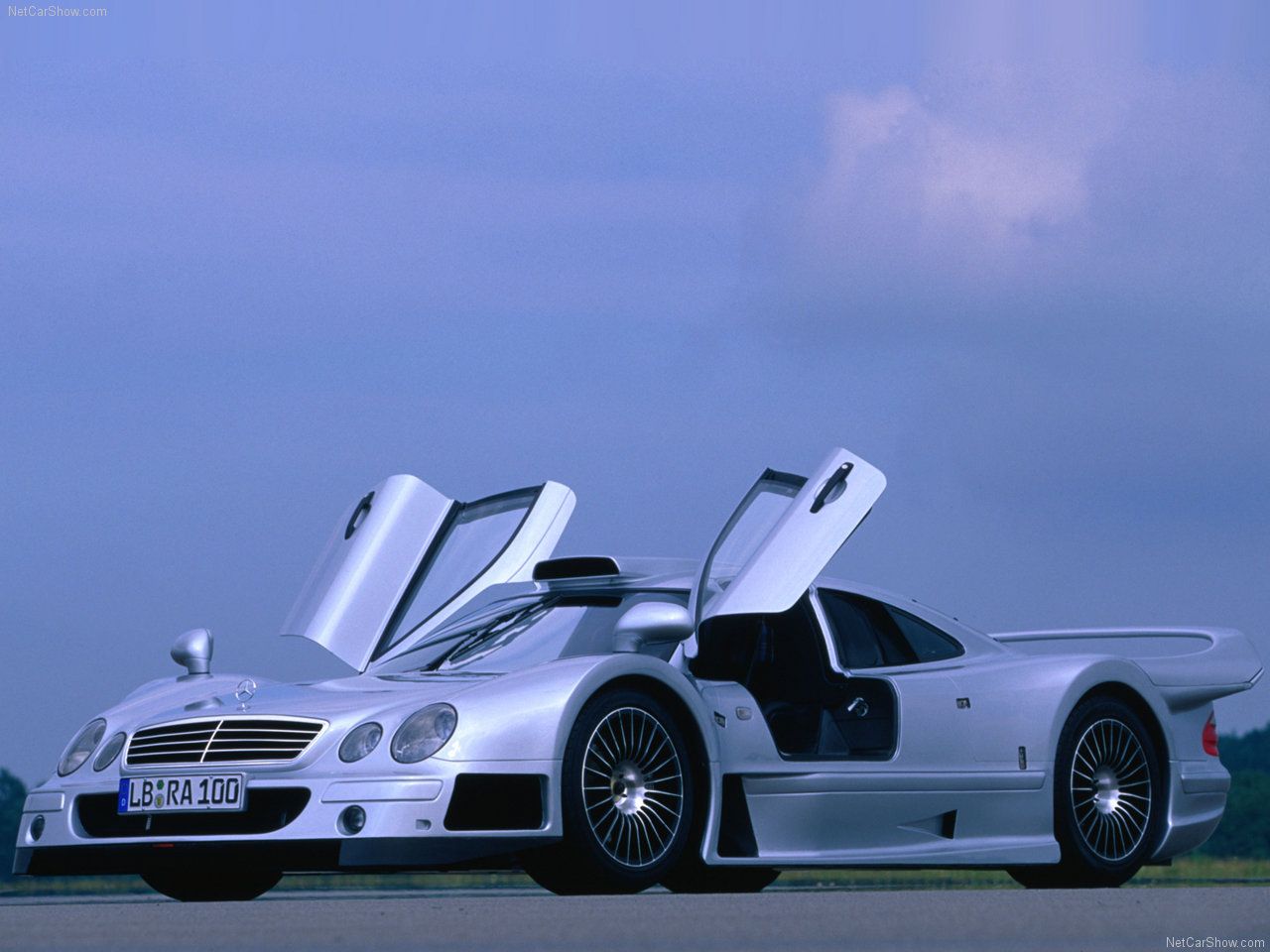 Mercedes-Benz-CLK_GTR-1999-1280-01