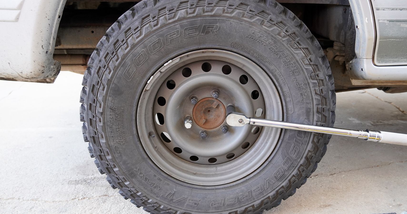 DIY How To Replace Rear Brake Pads And Discs On A 1998 Mitsubishi Montero