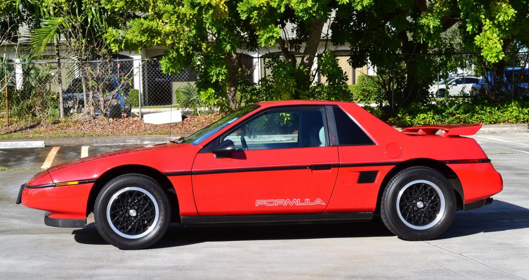 Reasons The Pontiac Fiero Deserves A Comeback