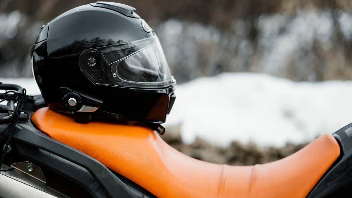 Reduce-Wind-Noise-with-Motorcycle-Helmet
