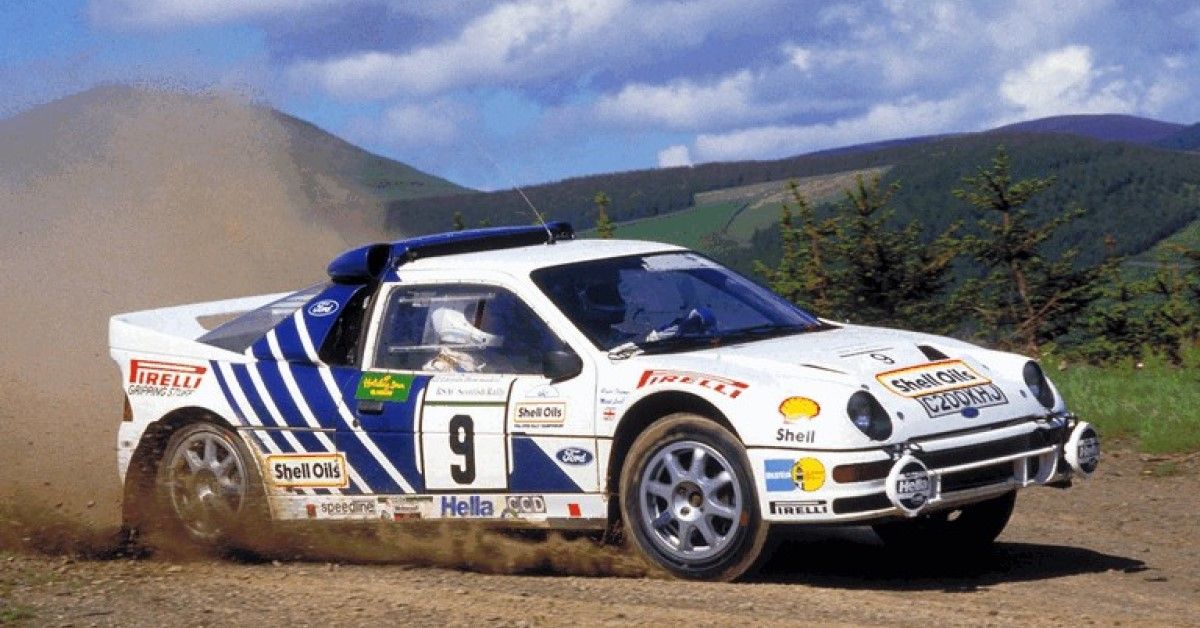 Ford RS200 rally car drifting side view