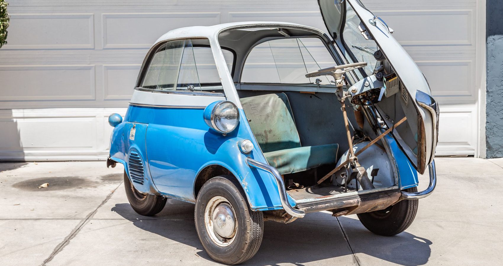 Rare 1958 BMW Isetta 300 Is Up For Auction