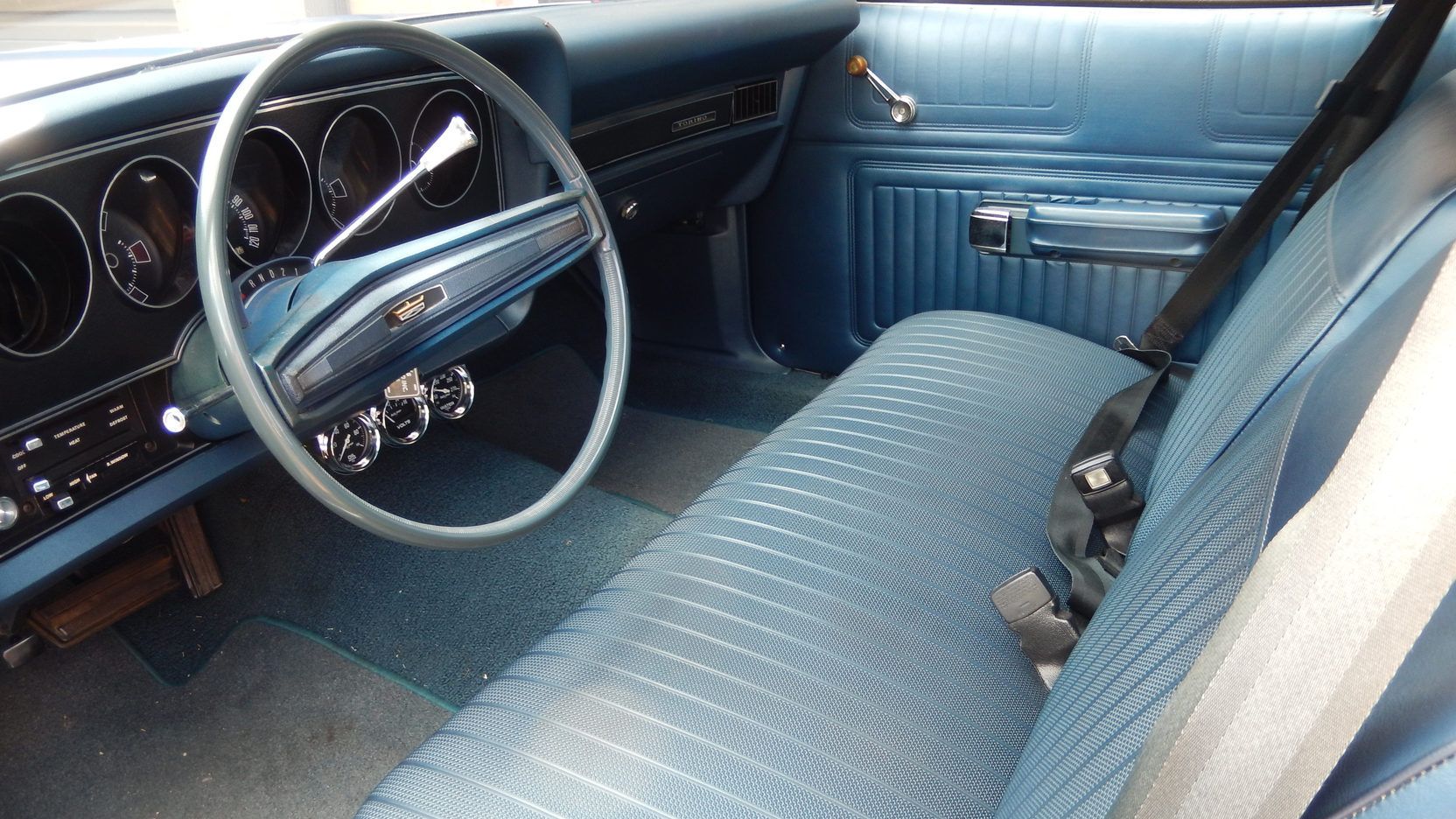 1974-ford-torino-interior
