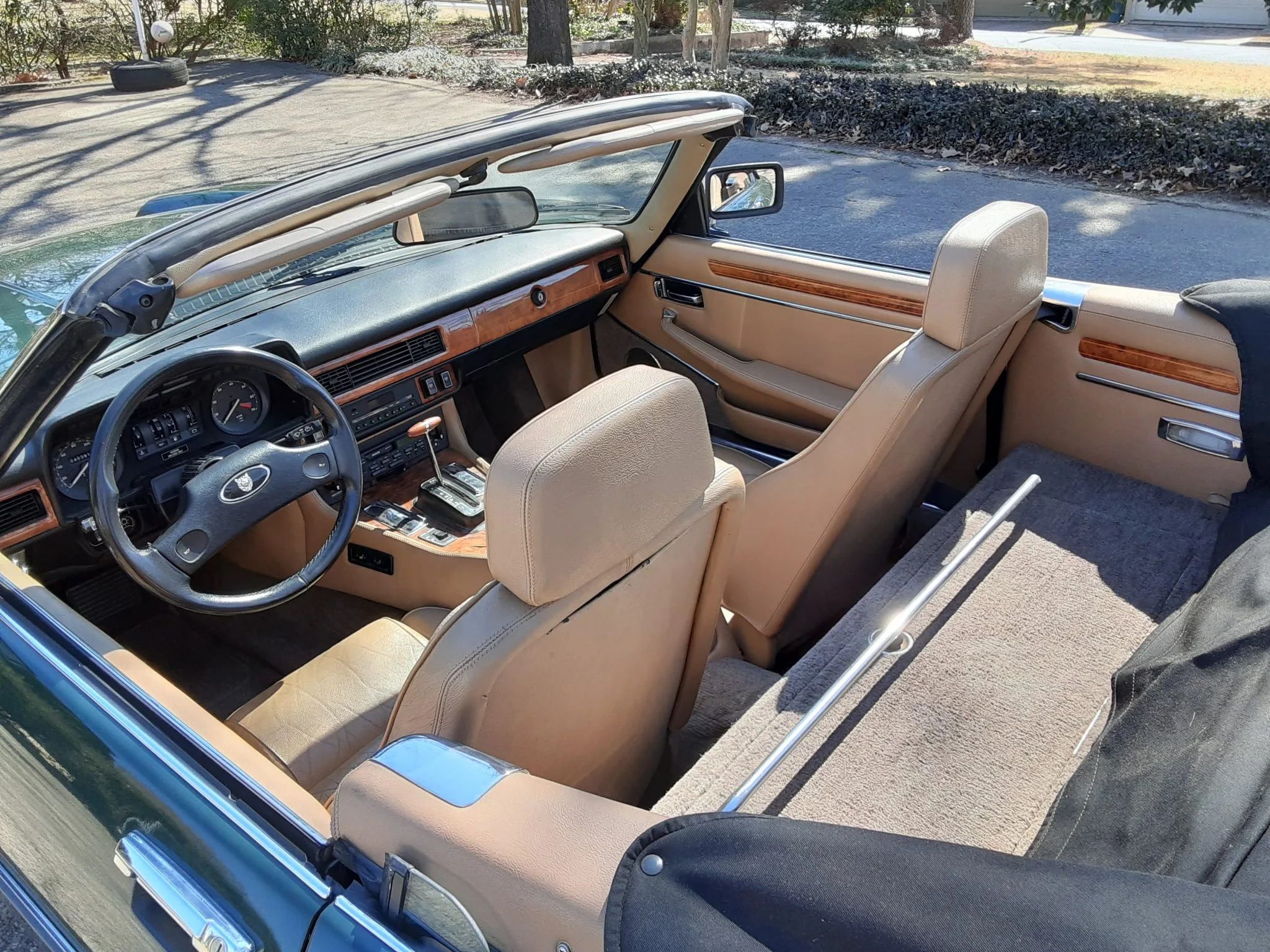 1989-jaguar-xjs-interior-view