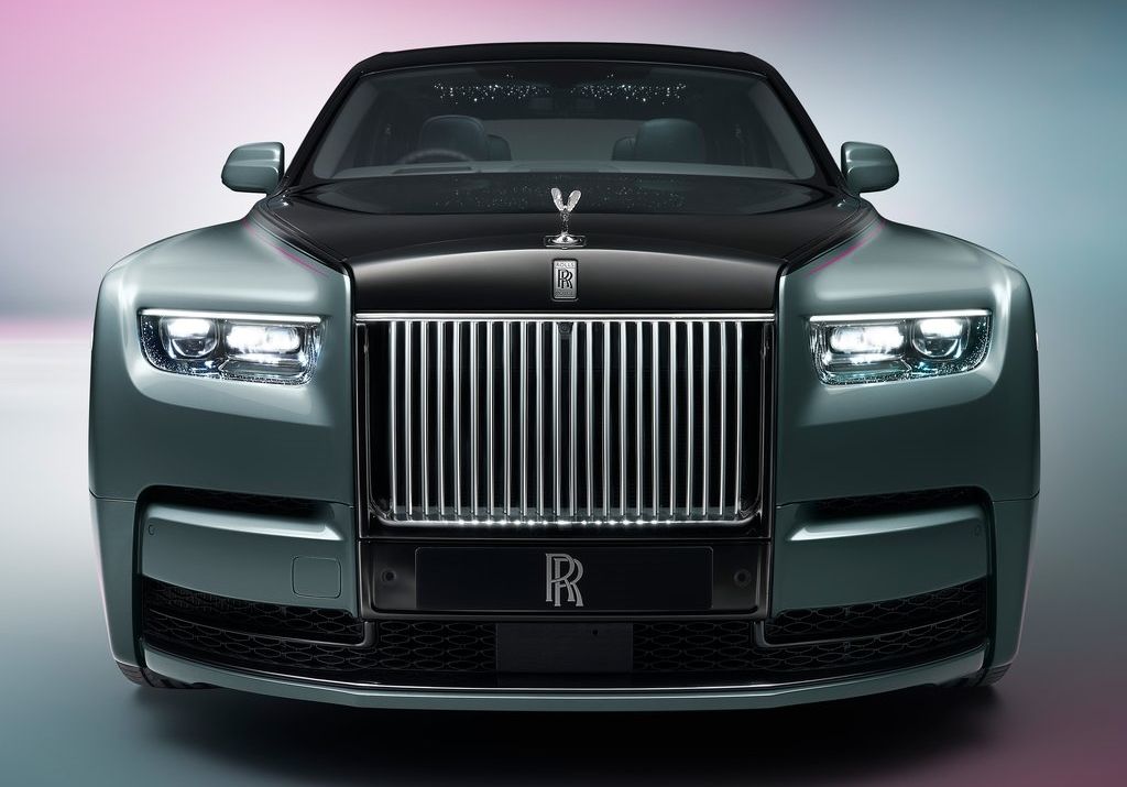 Everything We Know About The 2023 Rolls-Royce Phantom Series II