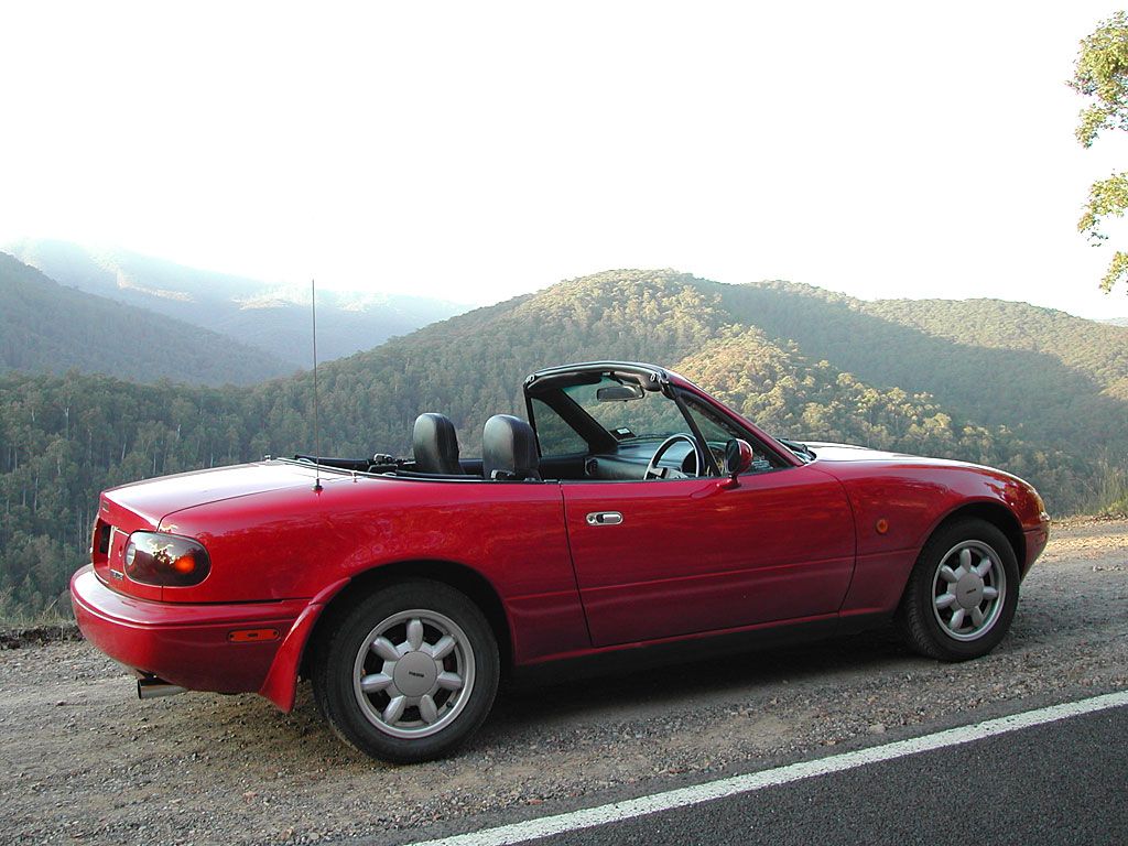 Red 1990-1997 Mazda MX-5 Miata (First Generation)