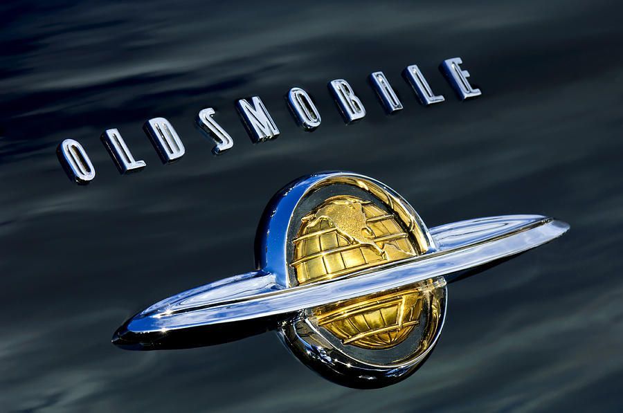 Oldsmobile emblem - 1940s