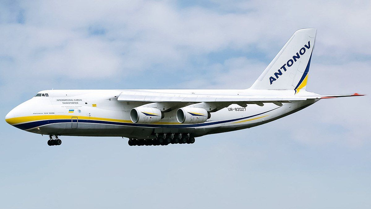 An-124 transport aircraft