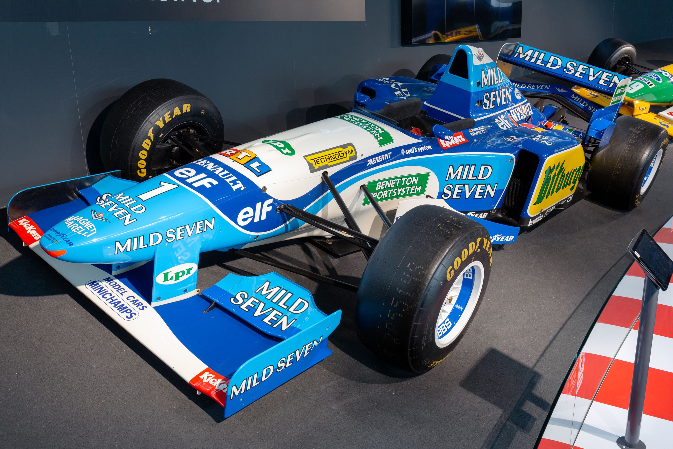 Benetton_B195_front-left2_2019_Michael_Schumacher_Private_Collection