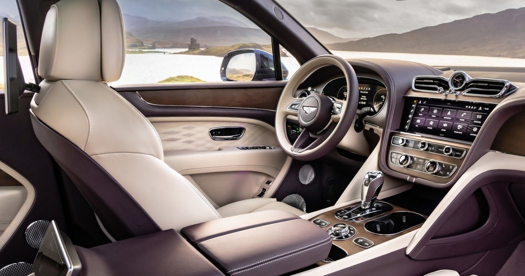 Bentley Bentayga EWB interior dashboard view
