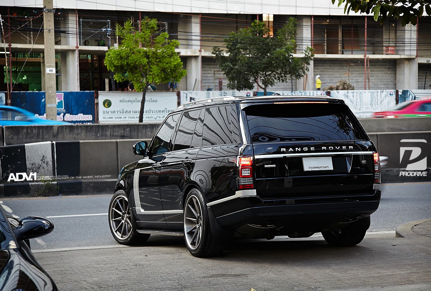 Black Range Rover ADV1 Wheels