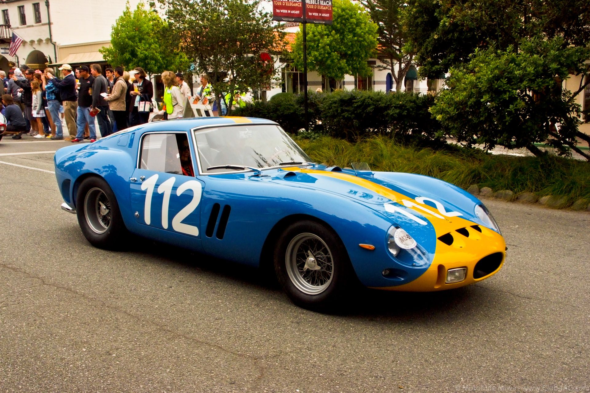 Blue Ferrari_1962_250_GTO_on_Pebble_Beach_Tour_d'Elegance_2011_-Moto@Club4AG