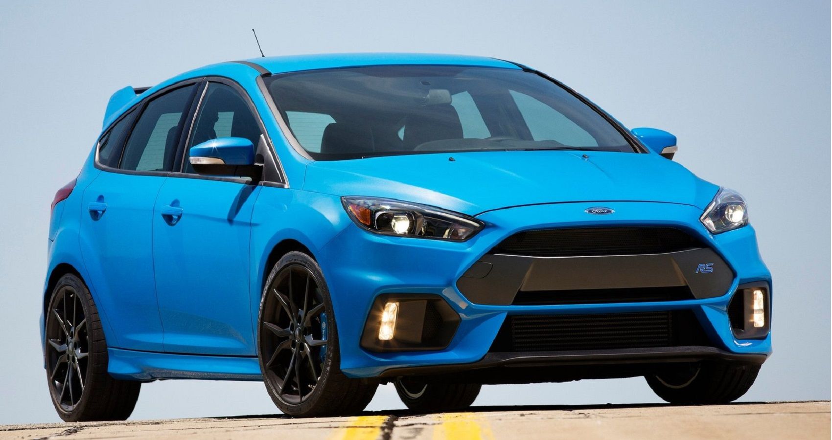 Blue Ford Focus RS on track