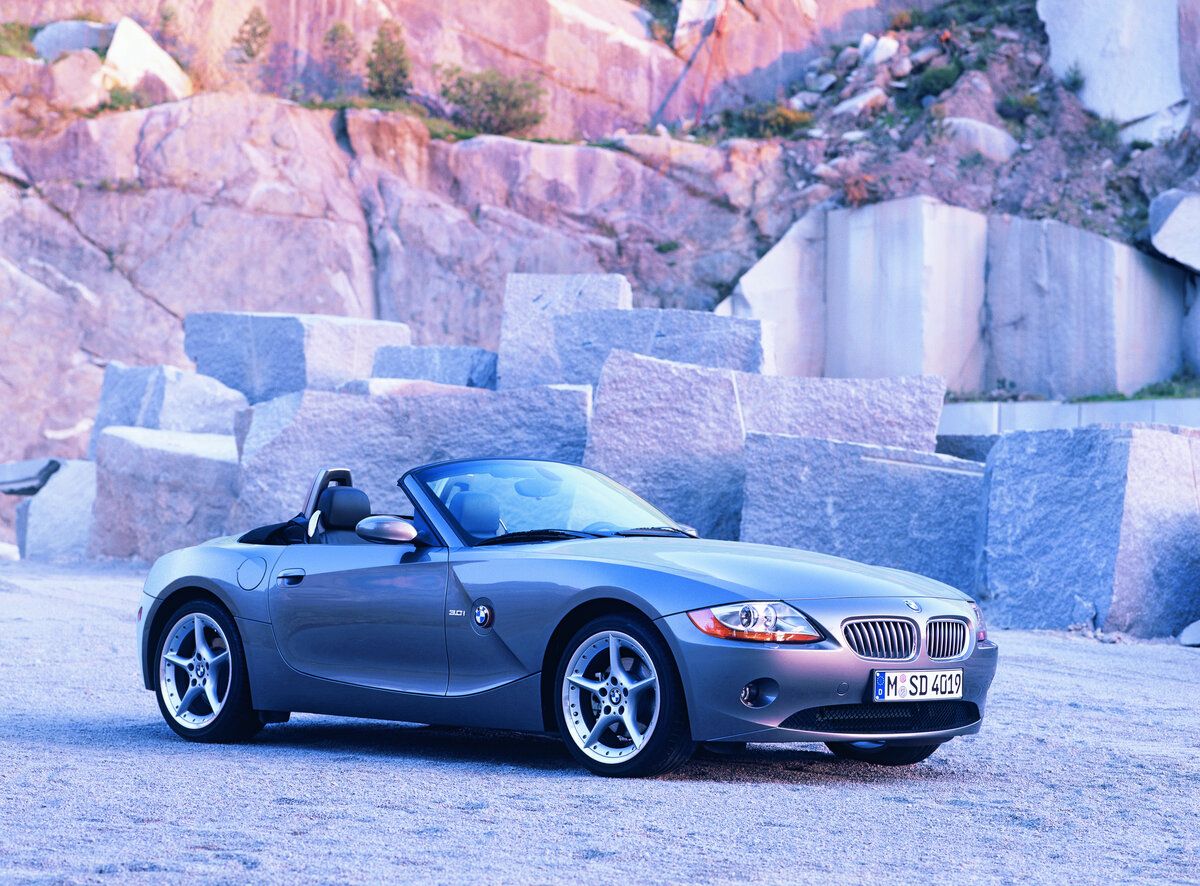 gray 2002 BMW Z4 