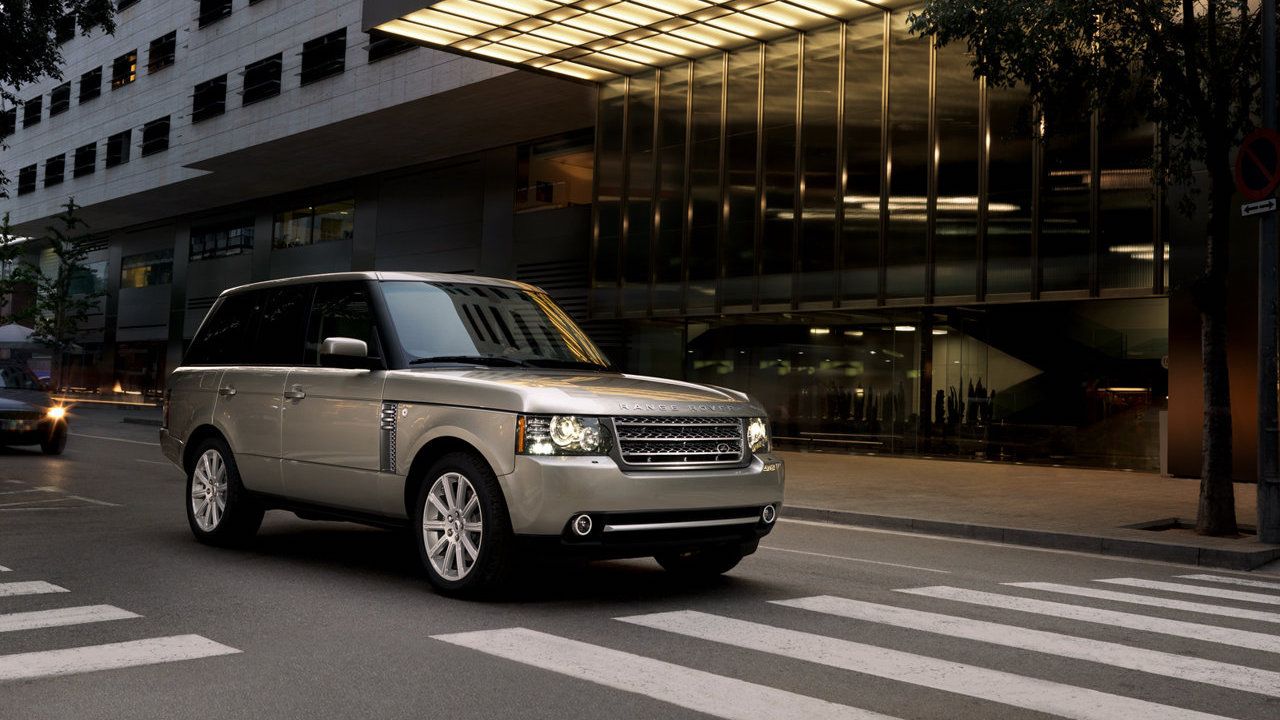 Land_Rover-Range_Rover-2010-Front