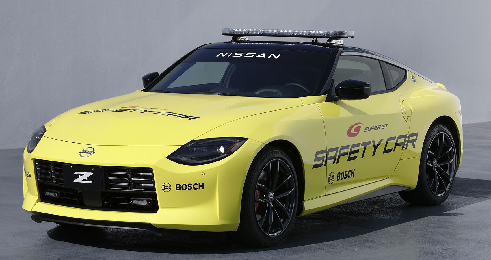 yellow Nissan Z safety car Super GT