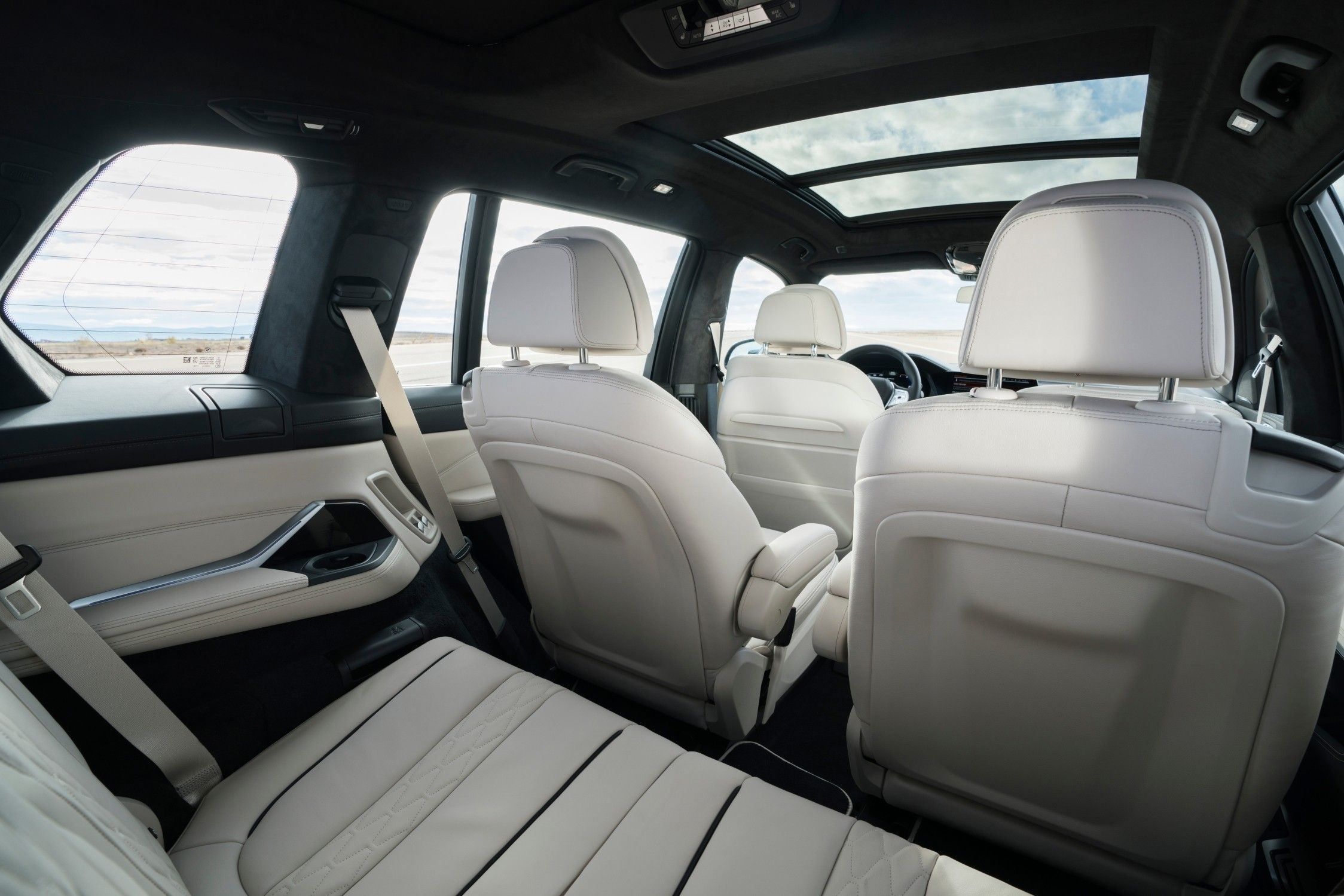 2022 BMW Alpina XB7 interior seating layout view
