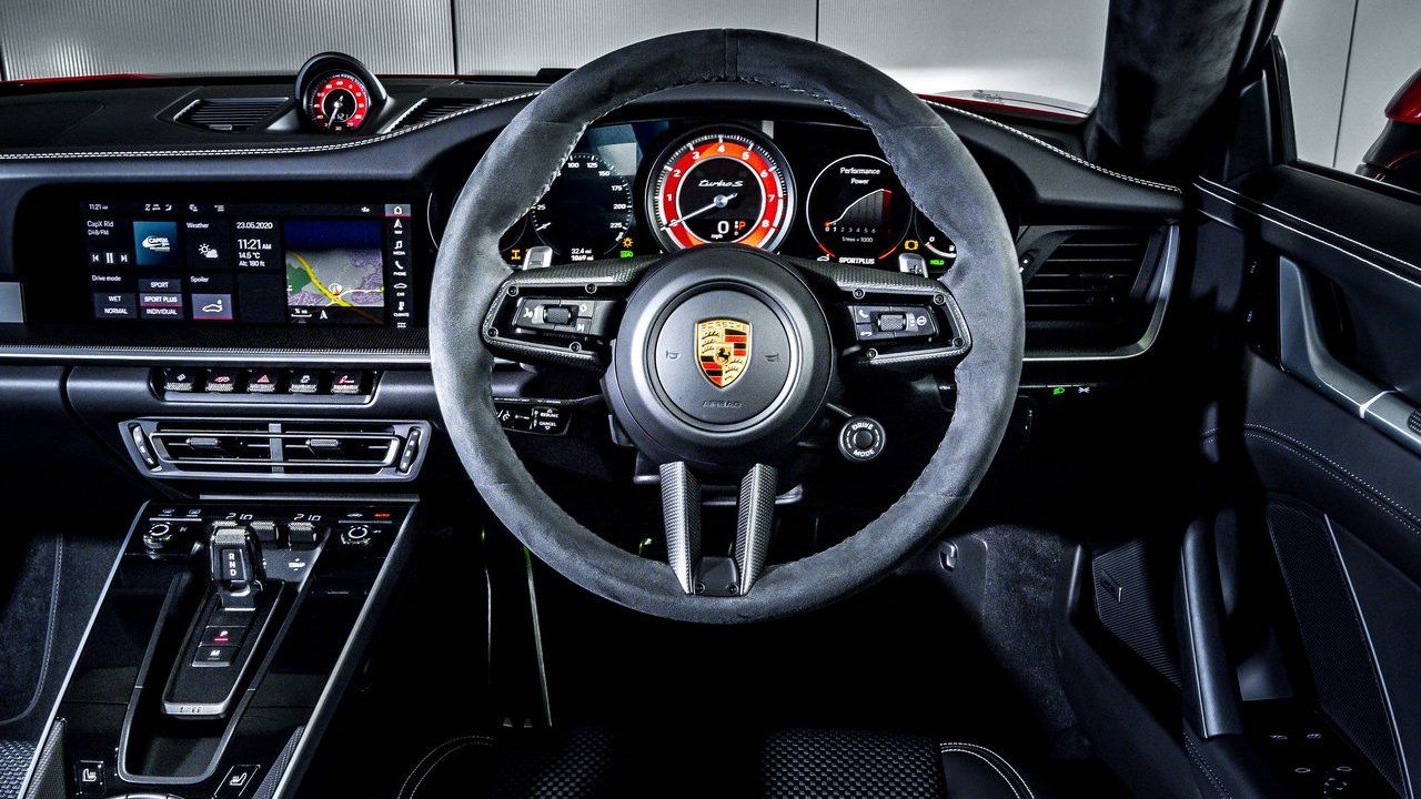 Porsche-911_Turbo_S_Interior