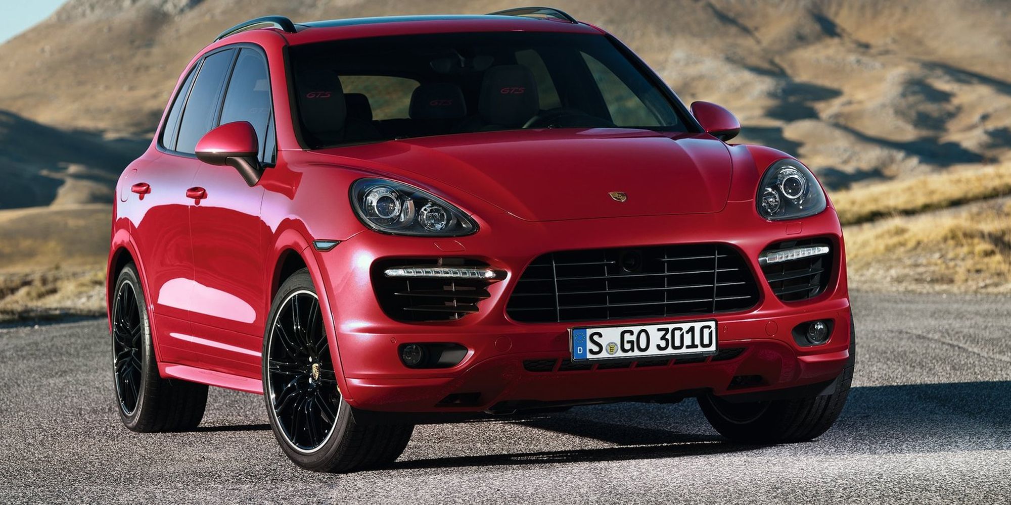 What's the Difference Between Porsche Cayenne Turbo and GTS?