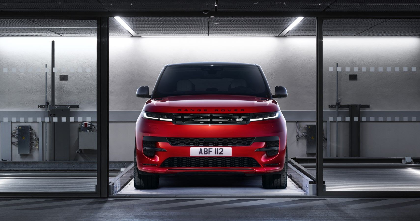 2023 Range Rover Sport front view