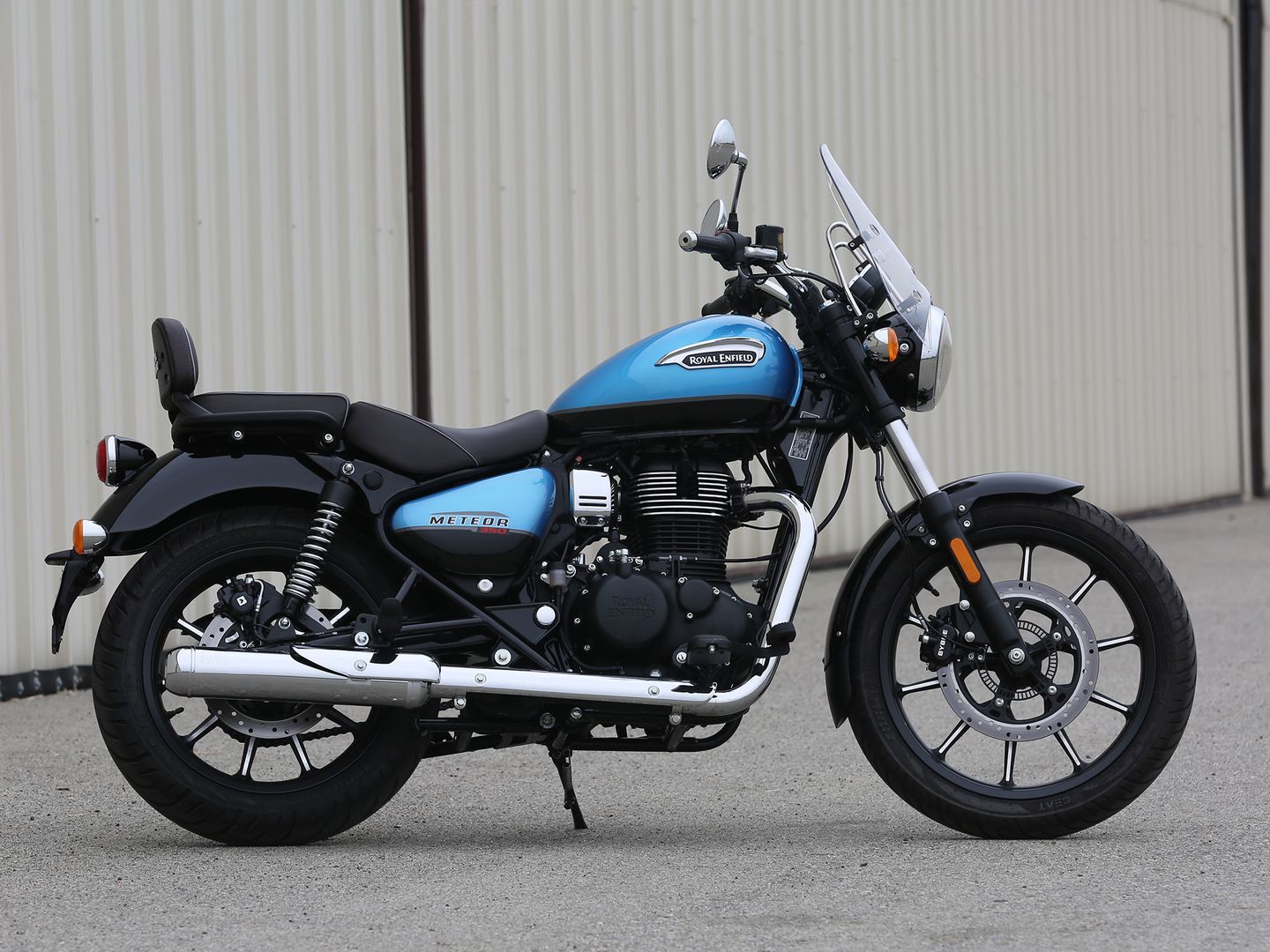 Black and Blue Royal Enfield Meteor 350, side view