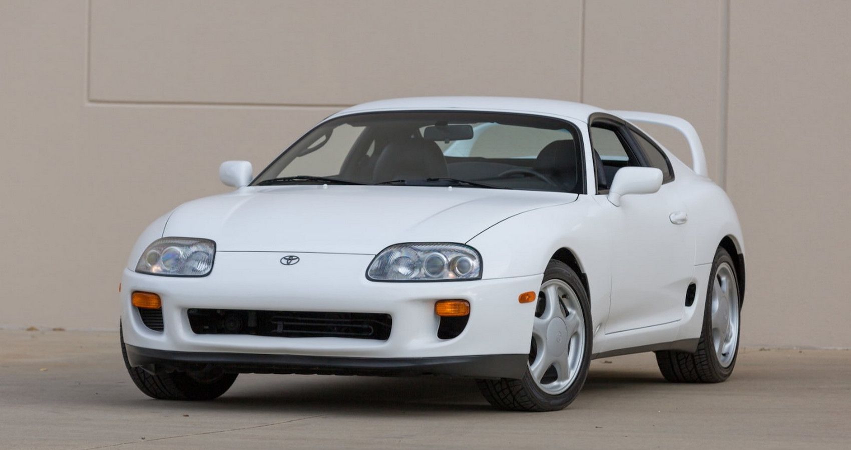 Toyota Supra A80 - Front